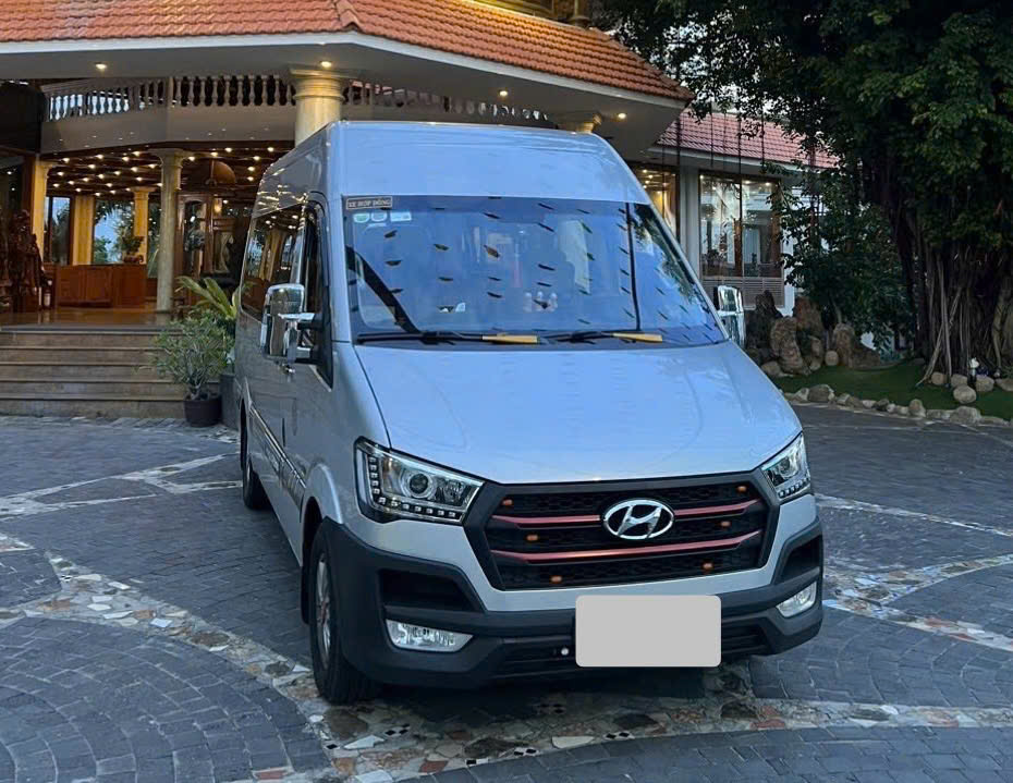 Thuê xe 16 chỗ đi Hậu Giang