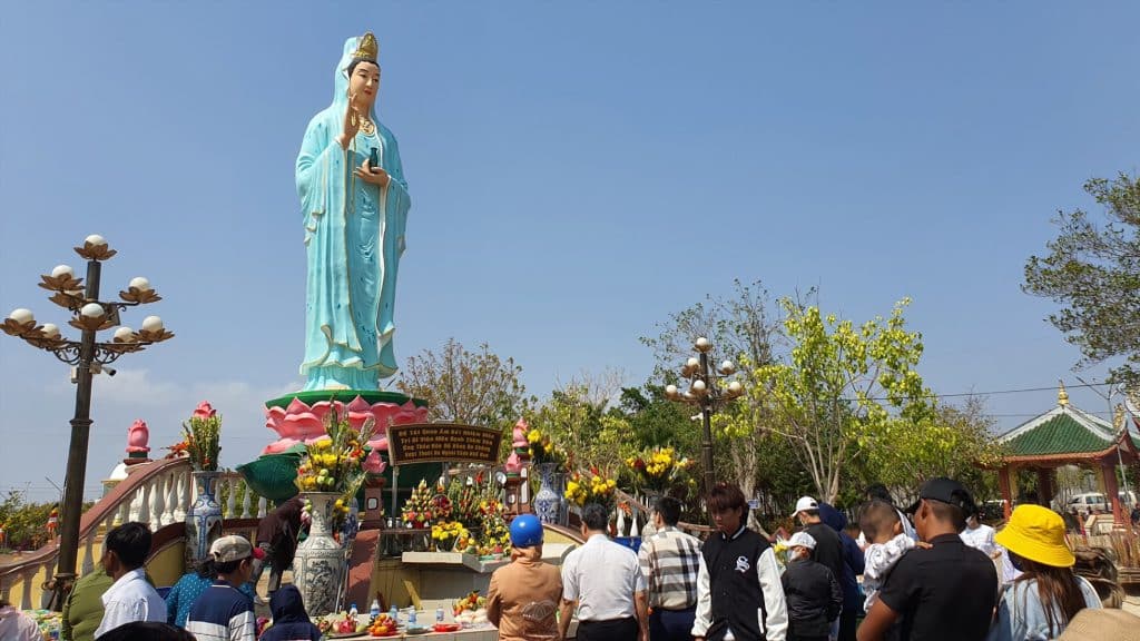 thuê xe 7 chỗ đi mẹ nam hải