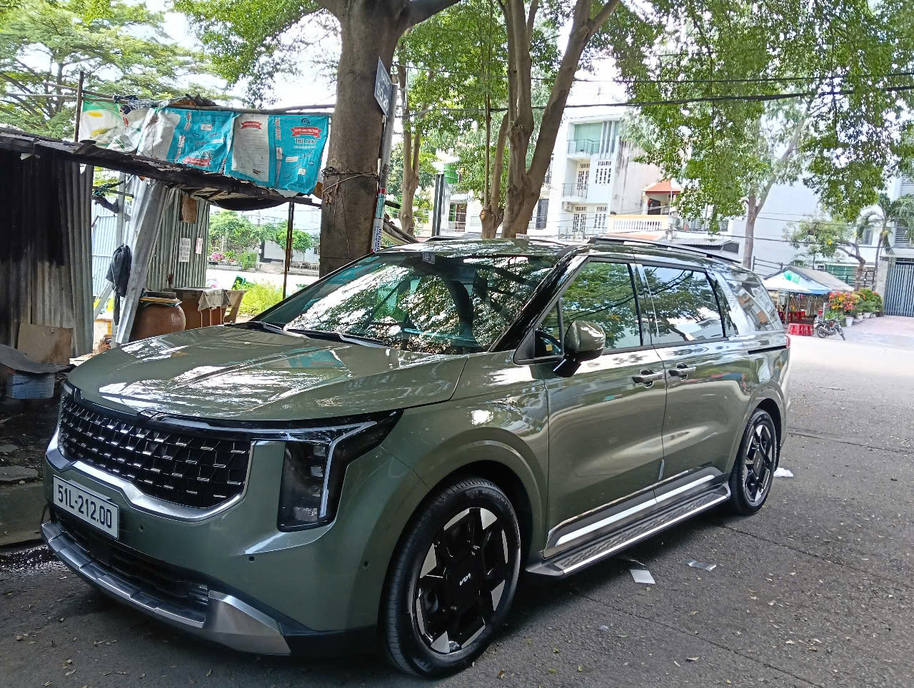 Thuê xe Kia Carnival