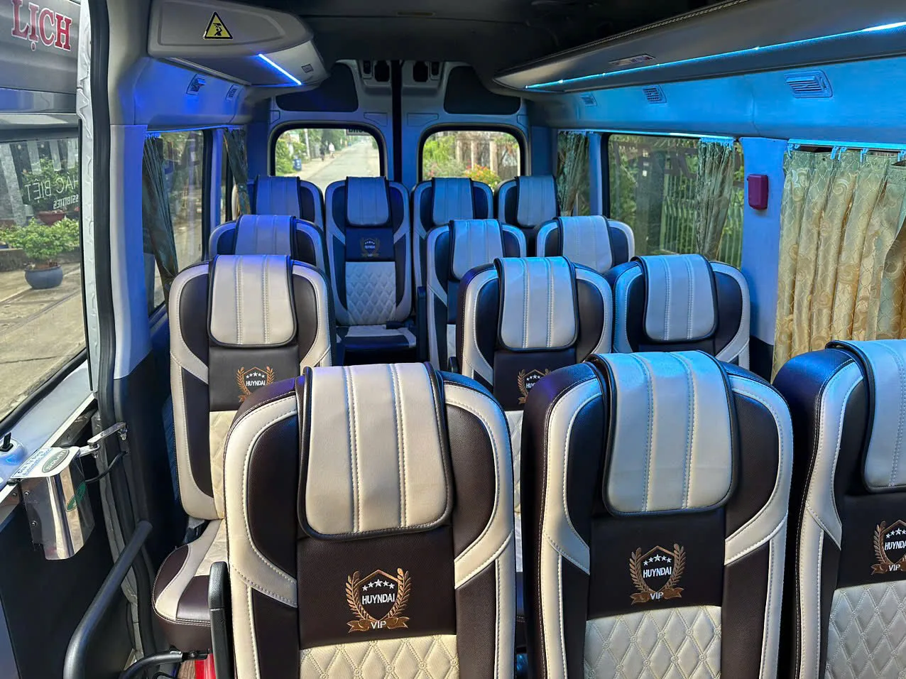 Nội thất xe 16 chỗ