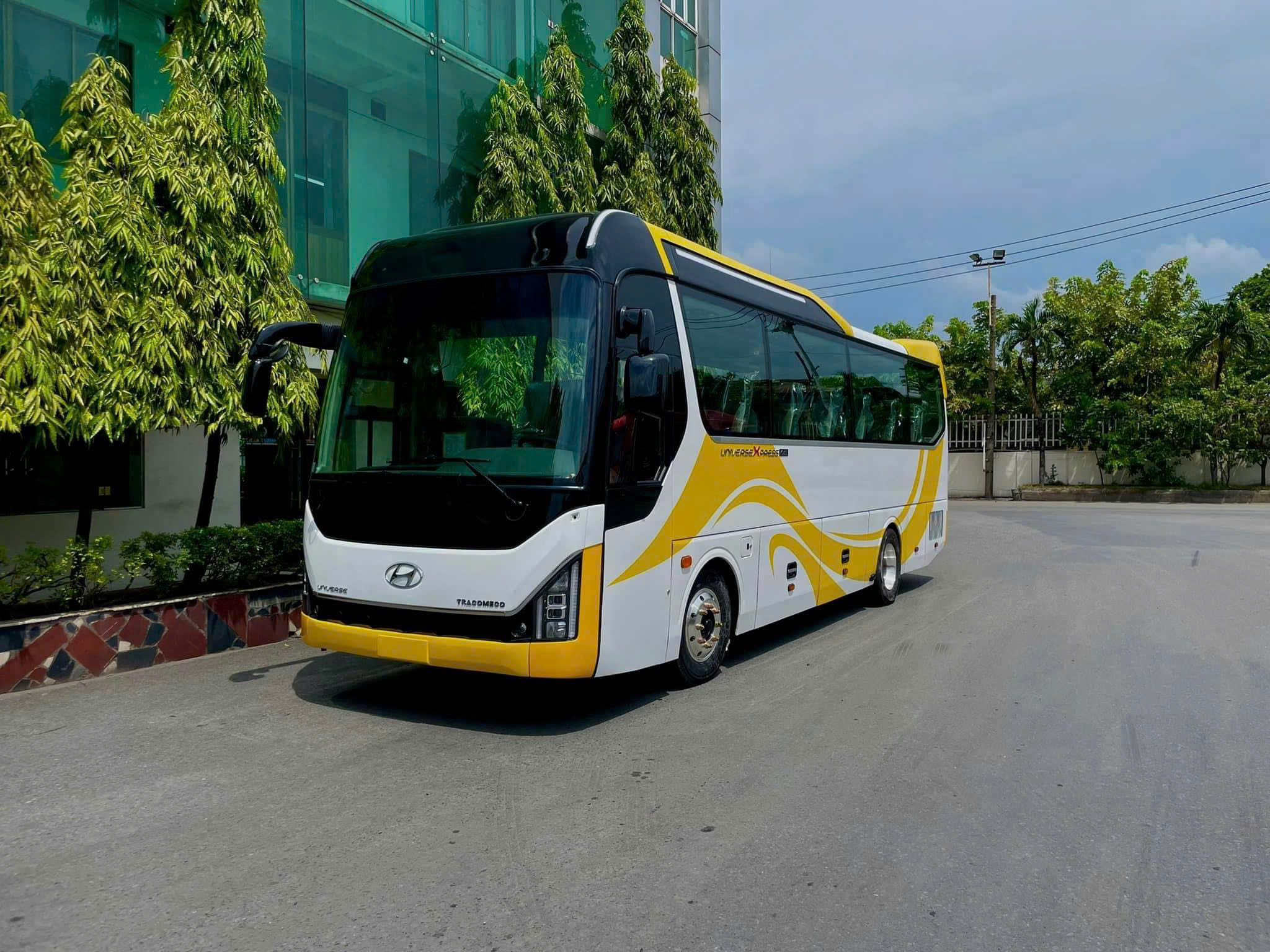 Thuê xe 29 chỗ đi Hậu Giang