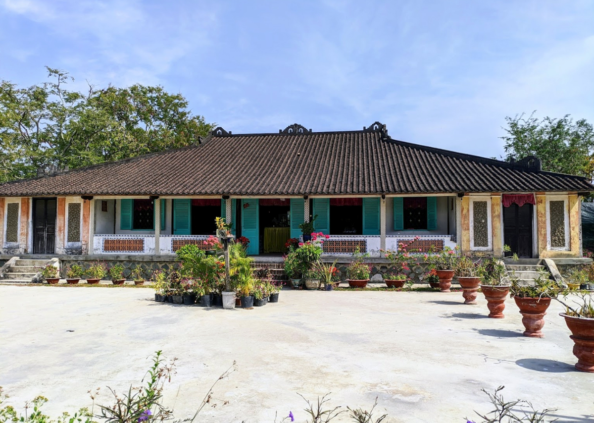 Nhà Cổ Trăm Cột