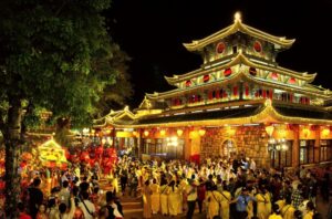 Thuê xe 16 chỗ đi Châu Đốc An Giang