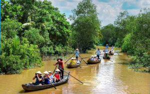 Thuê xe 7 chỗ đi Vĩnh Long.