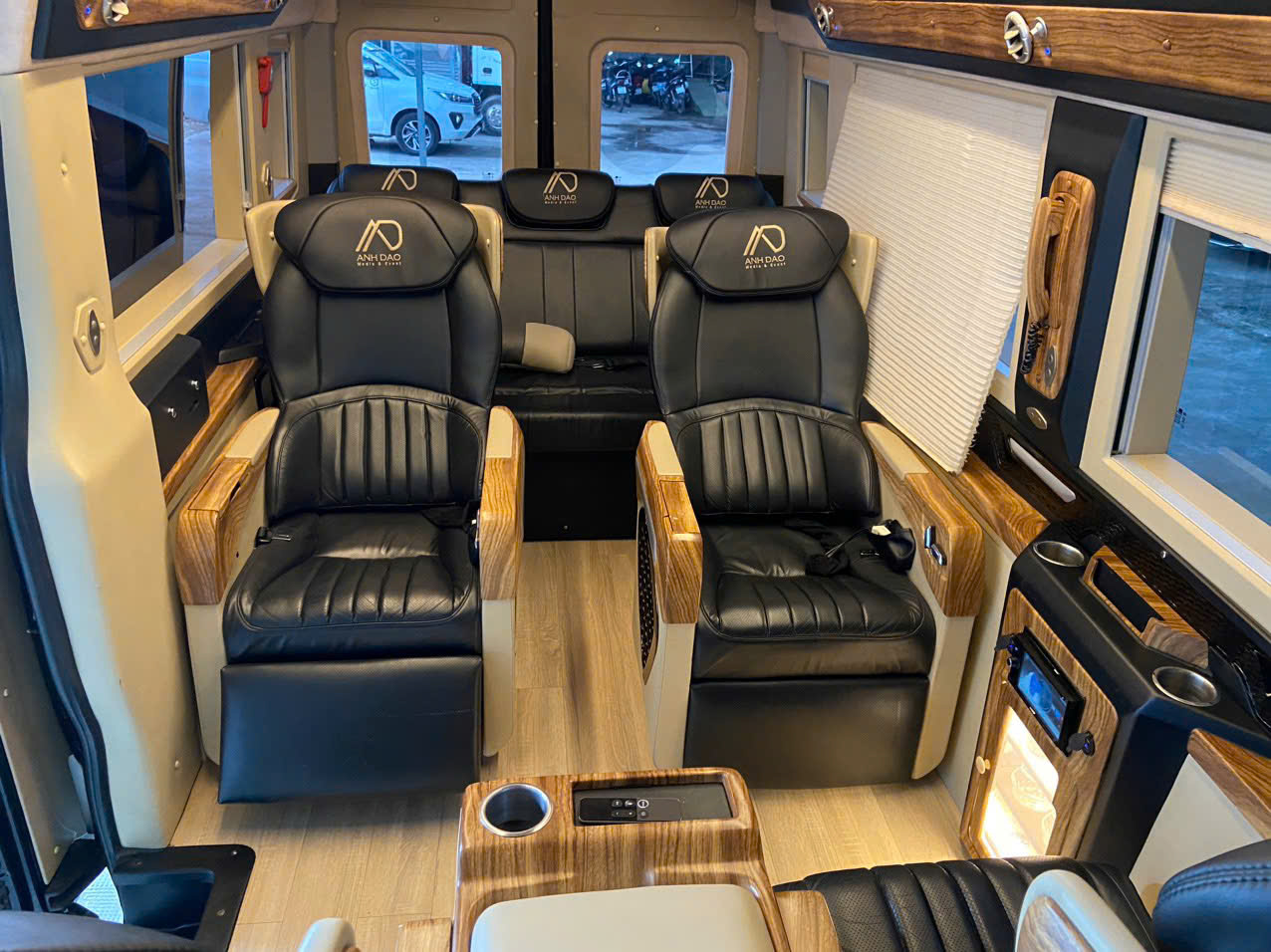 Thuê xe limousine