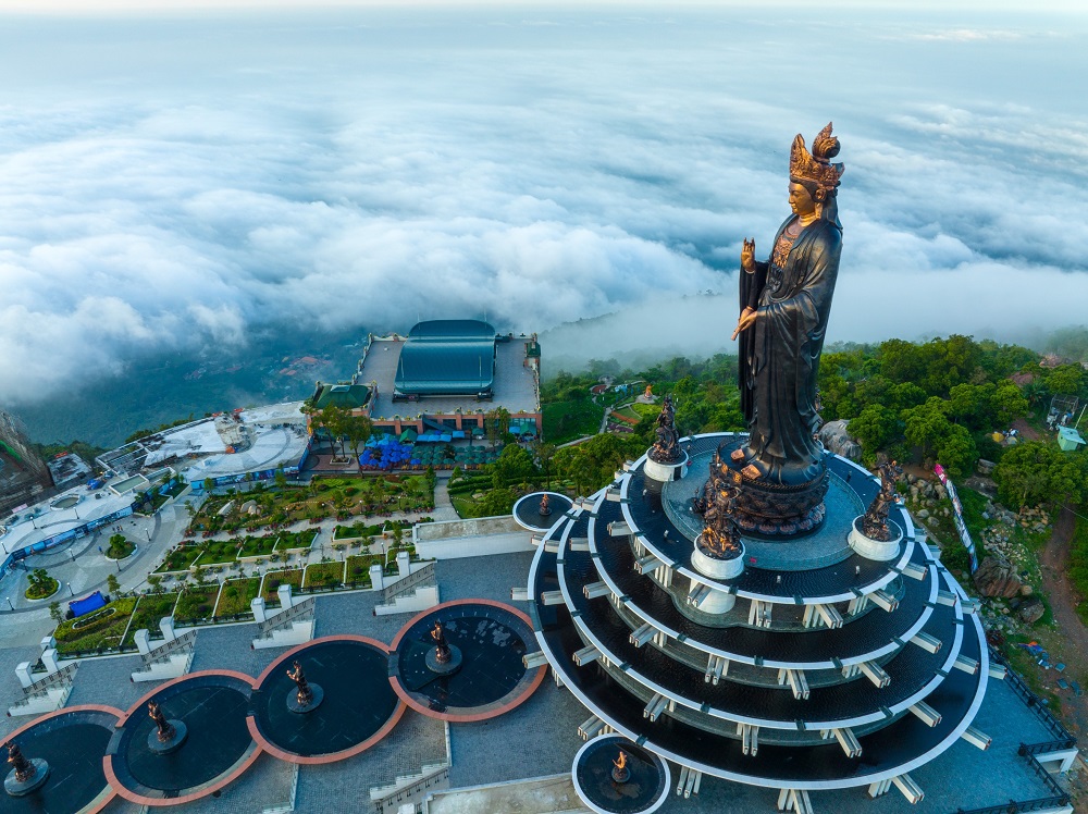 Núi Bà Đen – nóc nhà Nam Bộ