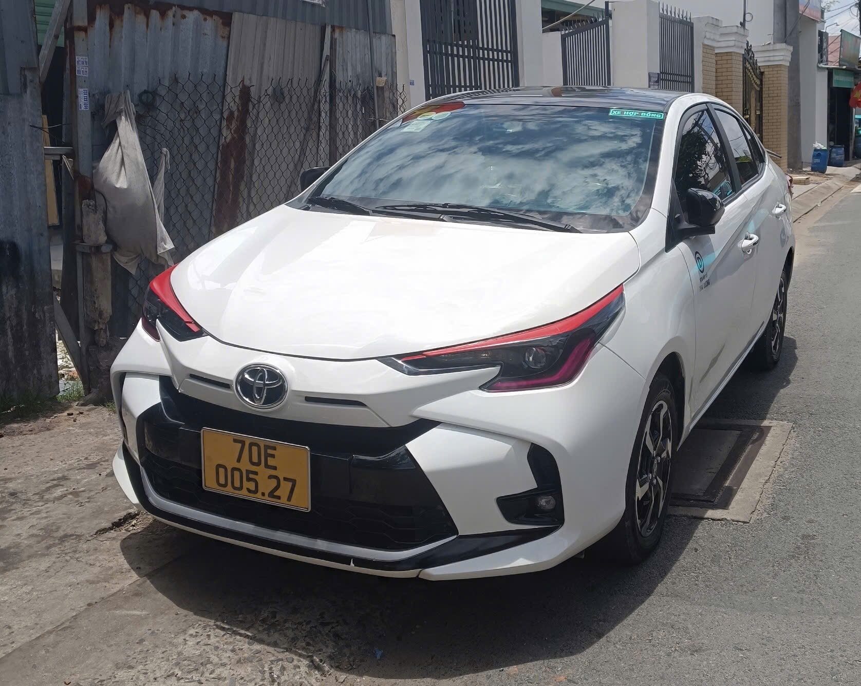 thuê xe 4 chỗ đi Tân Phú